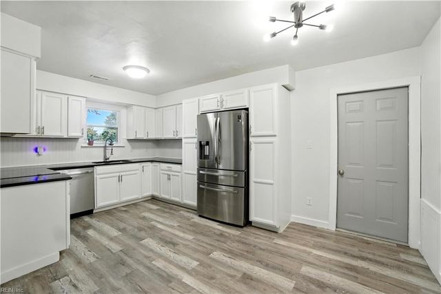 3736 Burr LN, Portsmouth, VA 23703