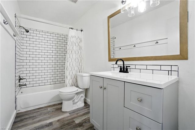 3736 Burr LN, Portsmouth, VA 23703