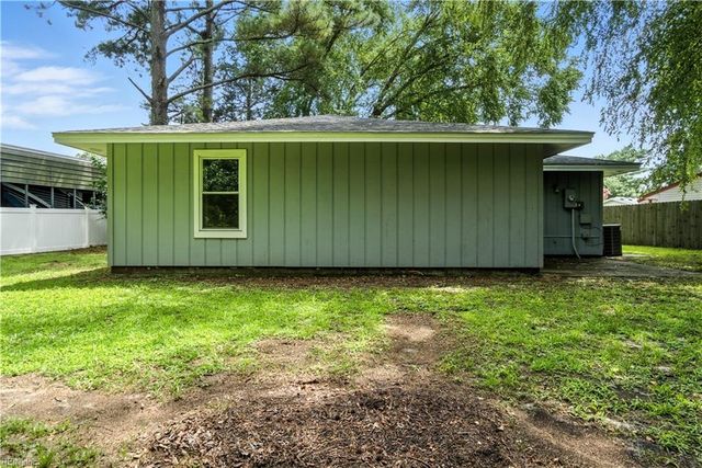 3736 Burr LN, Portsmouth, VA 23703