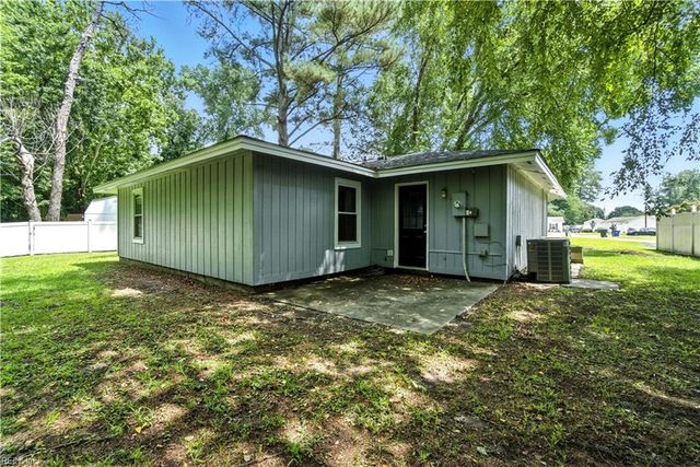 3736 Burr LN, Portsmouth, VA 23703