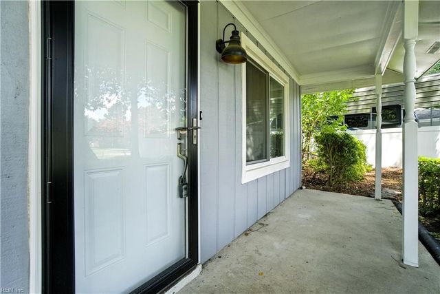 3736 Burr LN, Portsmouth, VA 23703