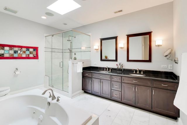 5404 W Leland Avenue, Chicago, IL 60630