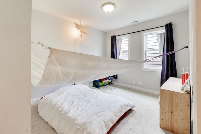 5404 W Leland Avenue, Chicago, IL 60630