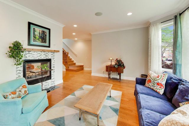 5404 W Leland Avenue, Chicago, IL 60630
