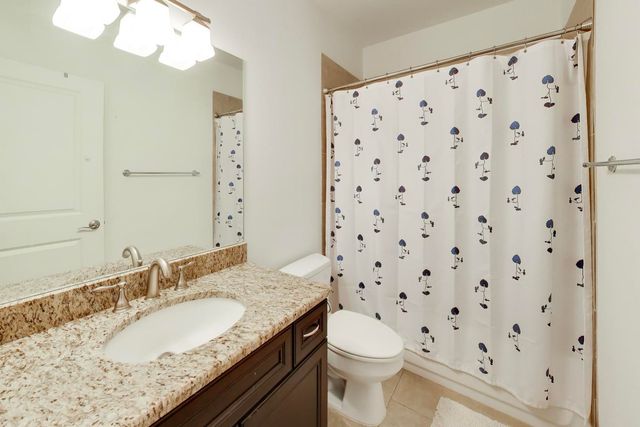 5404 W Leland Avenue, Chicago, IL 60630