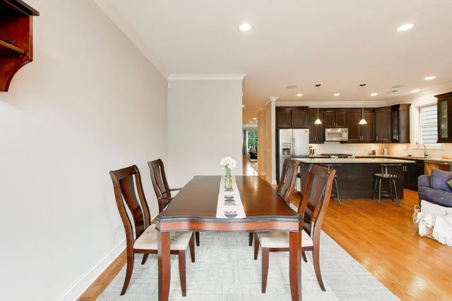 5404 W Leland Avenue, Chicago, IL 60630