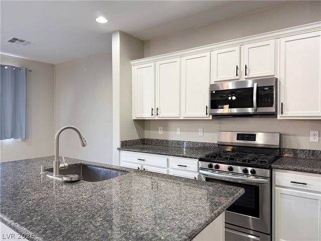 594 Crying Bird Avenue, Las Vegas, NV 89178