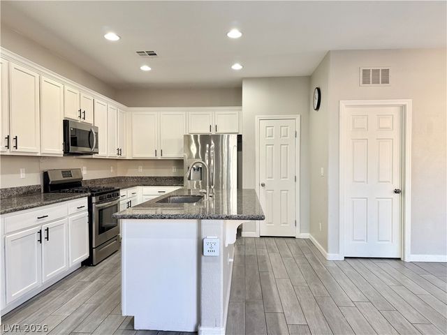 594 Crying Bird Avenue, Las Vegas, NV 89178