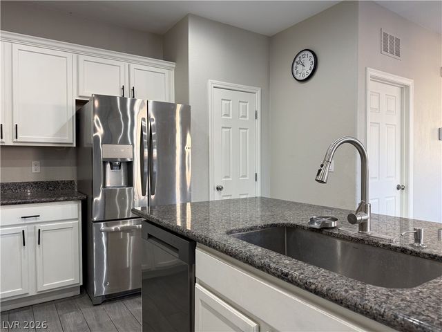 594 Crying Bird Avenue, Las Vegas, NV 89178