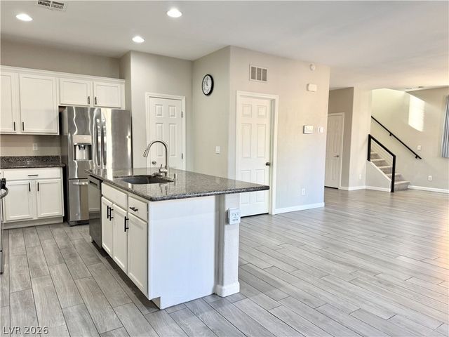 594 Crying Bird Avenue, Las Vegas, NV 89178