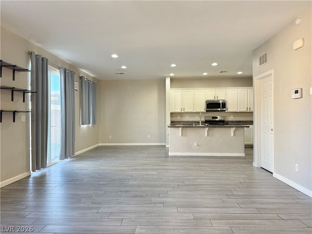 594 Crying Bird Avenue, Las Vegas, NV 89178