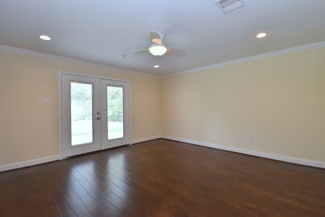 1007 Blue Willow Drive, Houston, TX 77042