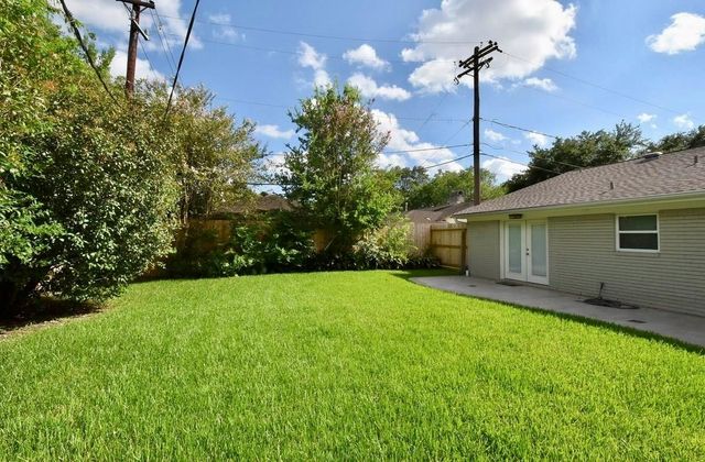 1007 Blue Willow Drive, Houston, TX 77042