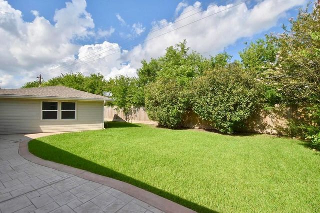 1007 Blue Willow Drive, Houston, TX 77042