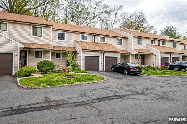 12 Tulip Court, Edison, NJ 08820