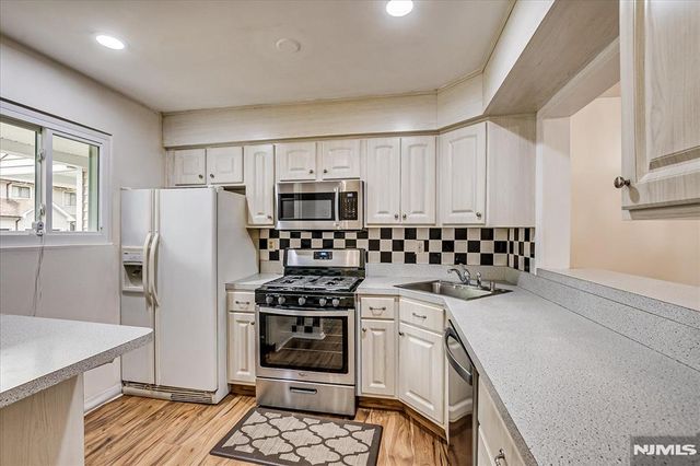 12 Tulip Court, Edison, NJ 08820