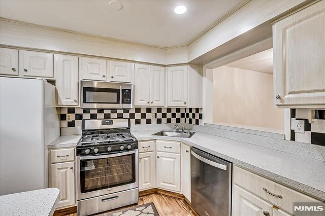 12 Tulip Court, Edison, NJ 08820