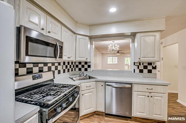 12 Tulip Court, Edison, NJ 08820
