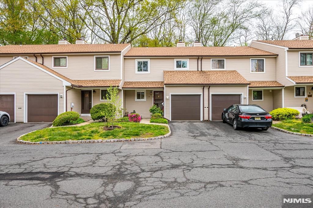 12 Tulip Court, Edison, NJ 08820