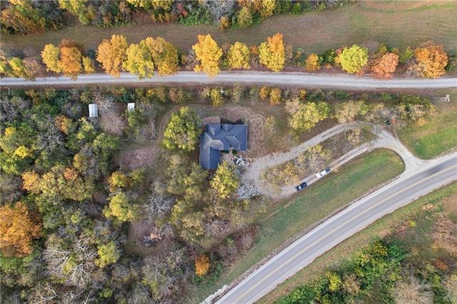 12604 E State Route 2 Highway, Freeman, MO 65746