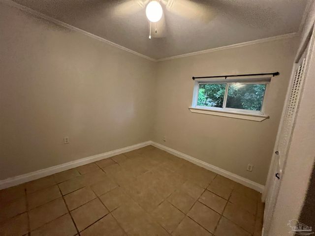 45 W Carver Dr, Pensacola, FL 32507