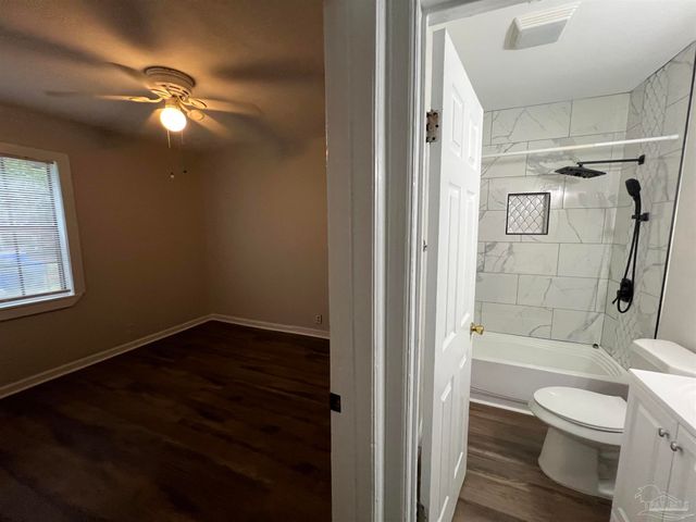 45 W Carver Dr, Pensacola, FL 32507