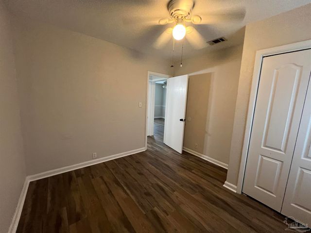 45 W Carver Dr, Pensacola, FL 32507