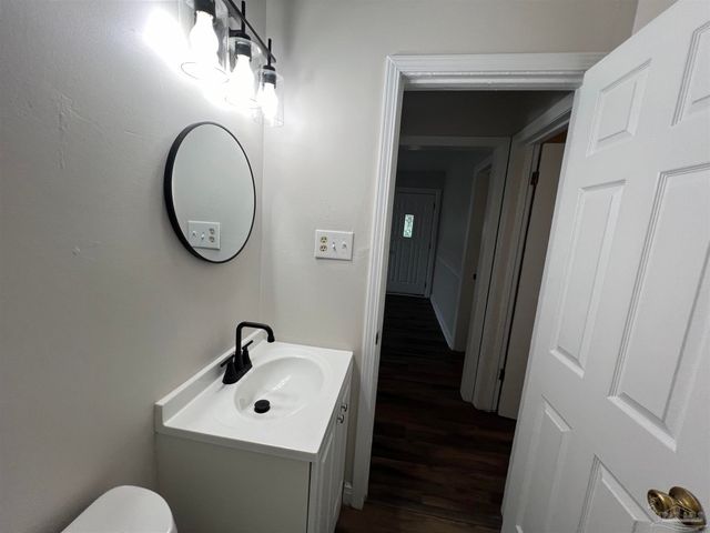 45 W Carver Dr, Pensacola, FL 32507