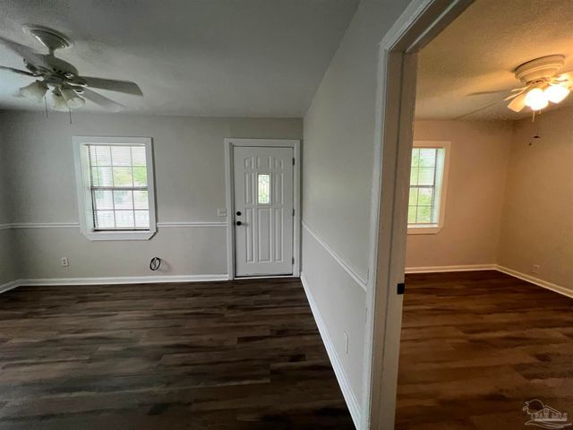 45 W Carver Dr, Pensacola, FL 32507