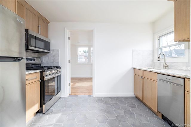 9 Hanover Place 2nd floor unit, Rockville Centre, NY 11570