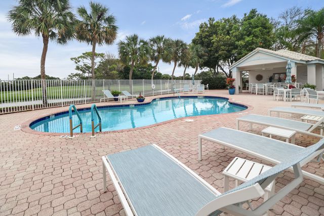 5671 S Fountains Drive S, Lake Worth, FL 33467