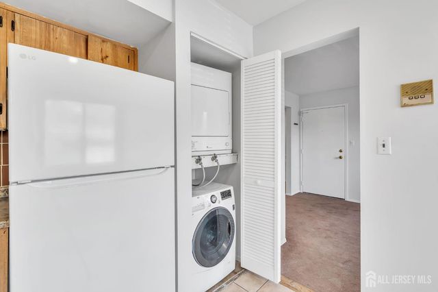 1909 Raspberry Court, Edison, NJ 08817