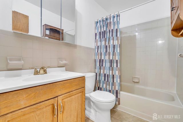 1909 Raspberry Court, Edison, NJ 08817