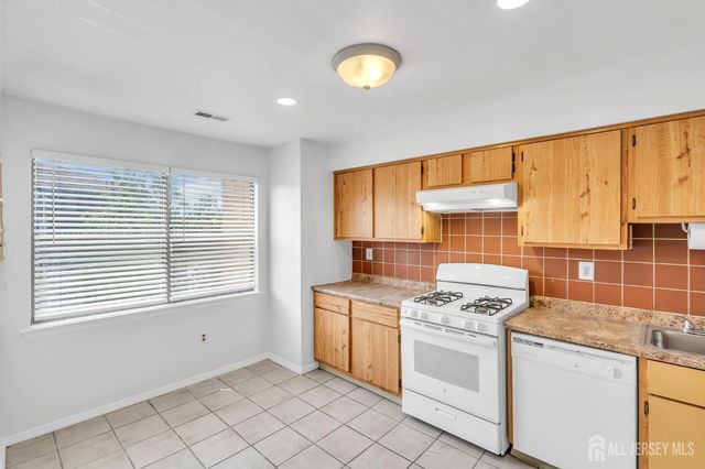 1909 Raspberry Court, Edison, NJ 08817