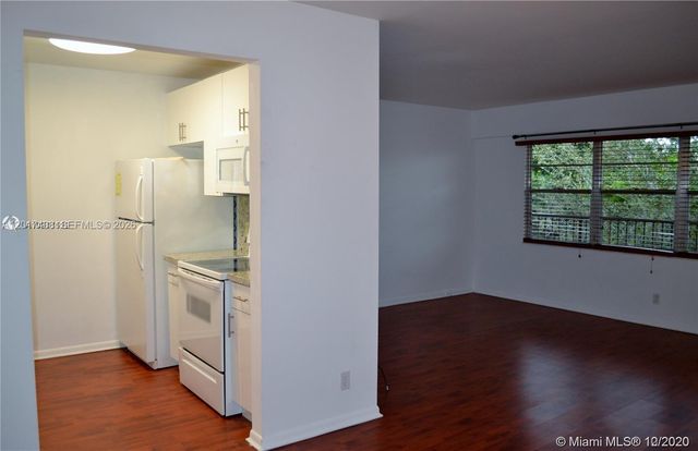 101 SW 132nd Way 415J, Pembroke Pines, FL 33027