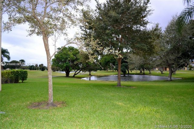 101 SW 132nd Way 415J, Pembroke Pines, FL 33027