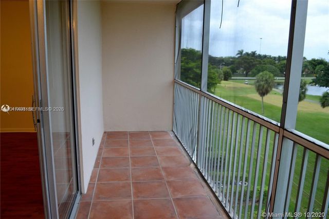 101 SW 132nd Way 415J, Pembroke Pines, FL 33027