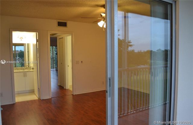 101 SW 132nd Way 415J, Pembroke Pines, FL 33027