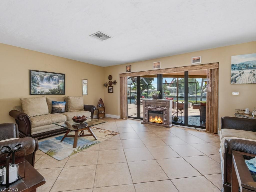 197 Gulfport CT, MARCO ISLAND, FL 34145 — photo 3