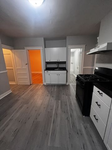 55 Vernon St 2, Worcester, MA 01610