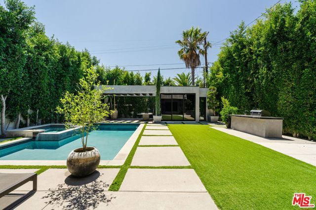 537 N Alta Vista Boulevard, Los Angeles, CA 90036