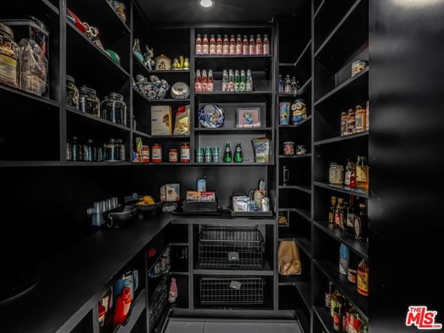 537 N Alta Vista Boulevard, Los Angeles, CA 90036