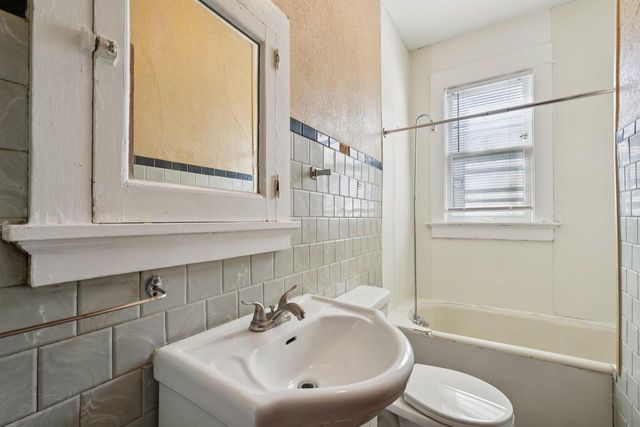 4708 N 36th STREET, Milwaukee, WI 53209