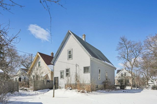 4708 N 36th STREET, Milwaukee, WI 53209