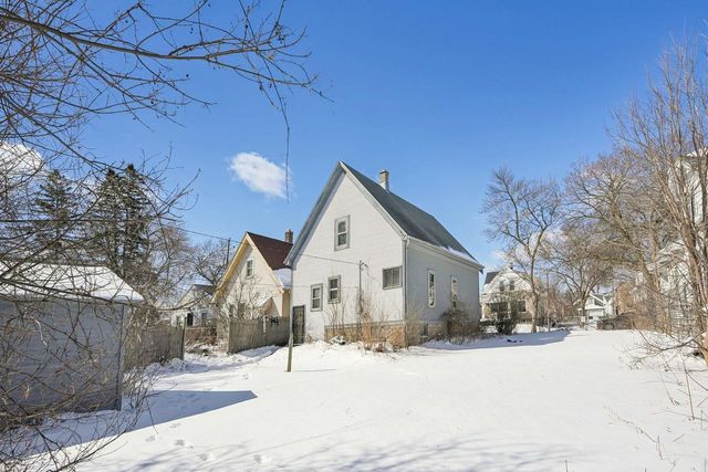 4708 N 36th STREET, Milwaukee, WI 53209