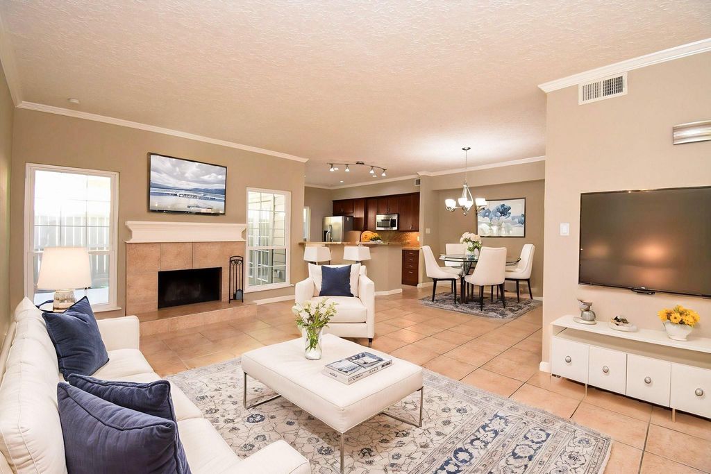 9400 Doliver Drive 56, Houston, TX 77063