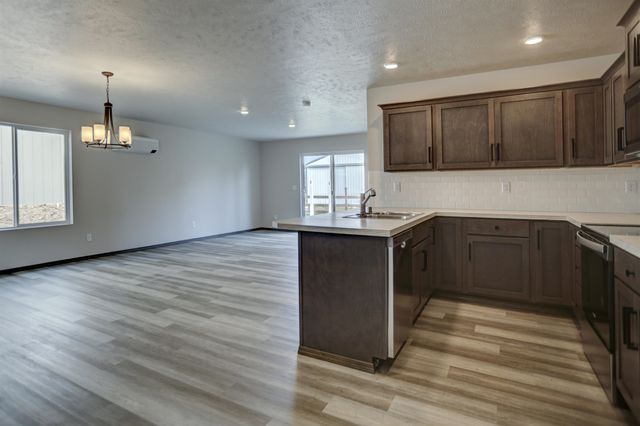 407 N Martini Ln, Spokane Valley, WA 99206