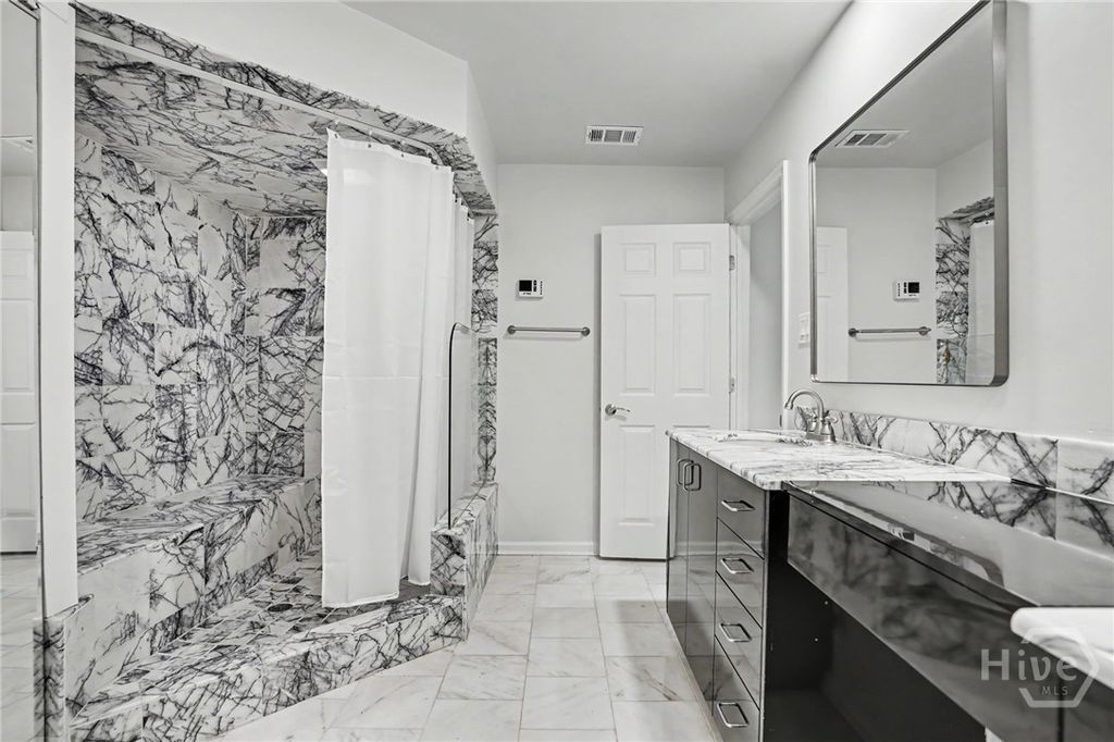 Image 22 of property listing at 14 Hemingway Drive, Savannah, GA 31411