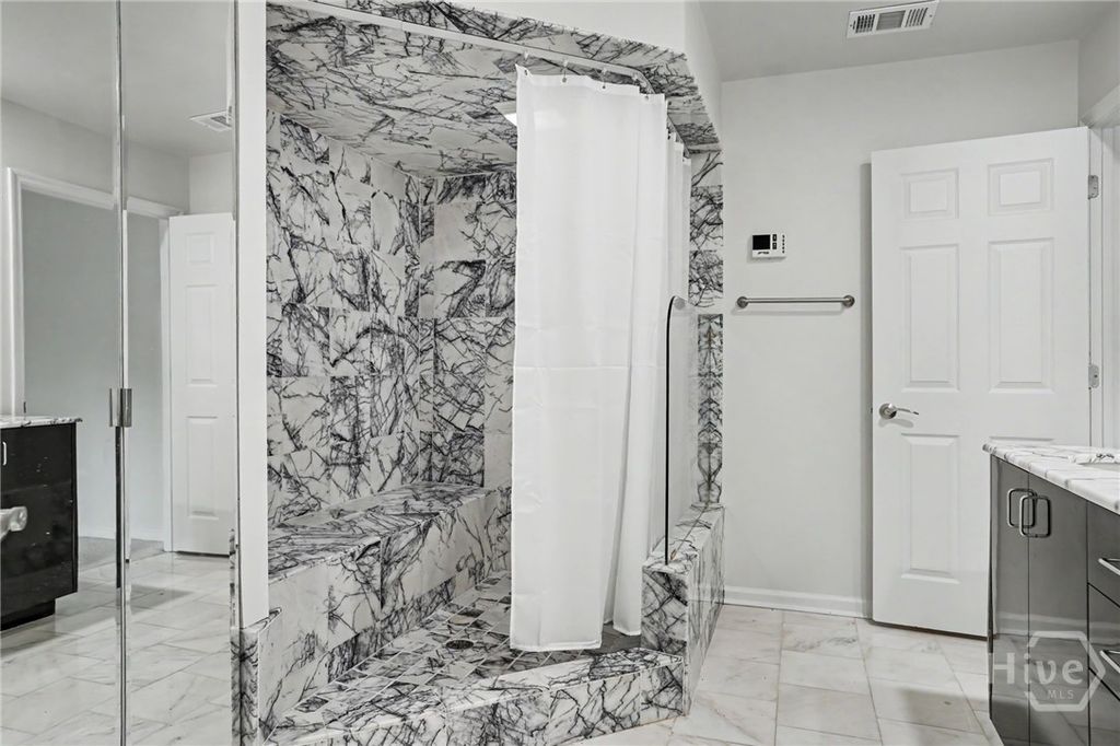 Image 23 of property listing at 14 Hemingway Drive, Savannah, GA 31411