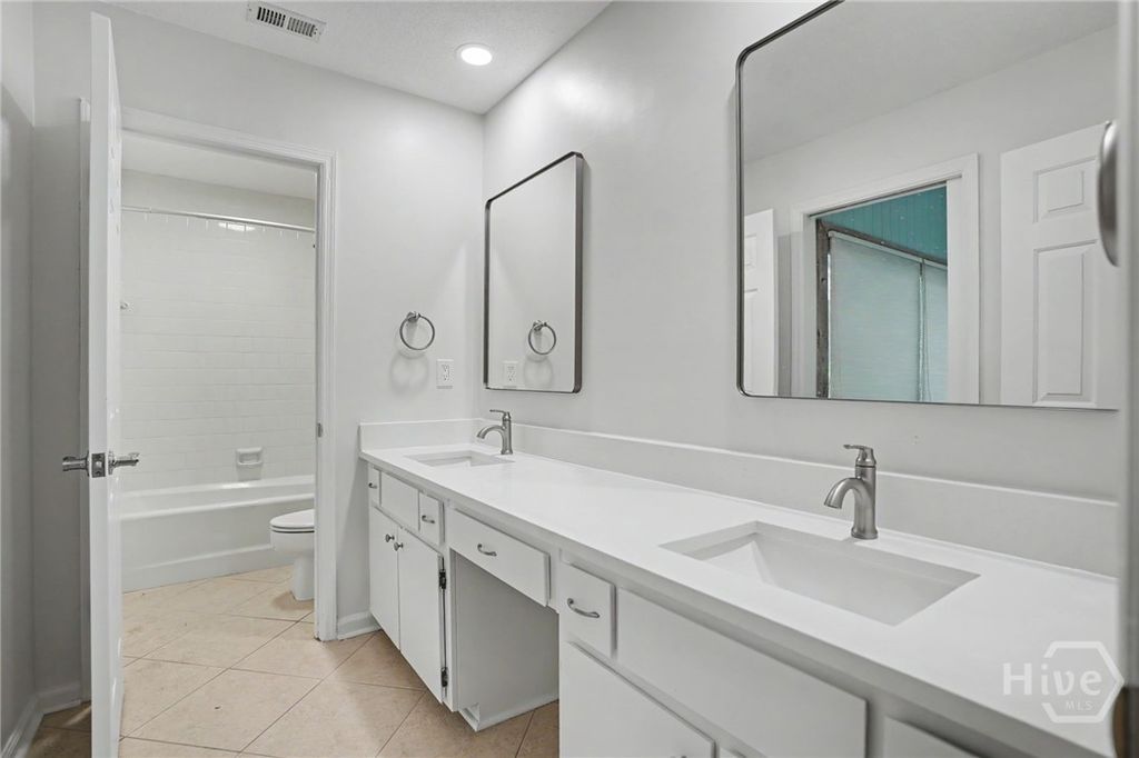 Image 29 of property listing at 14 Hemingway Drive, Savannah, GA 31411